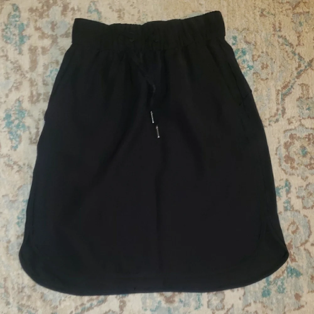Last Chance! On The fly Lululemon skirt - Picture 2 of 10